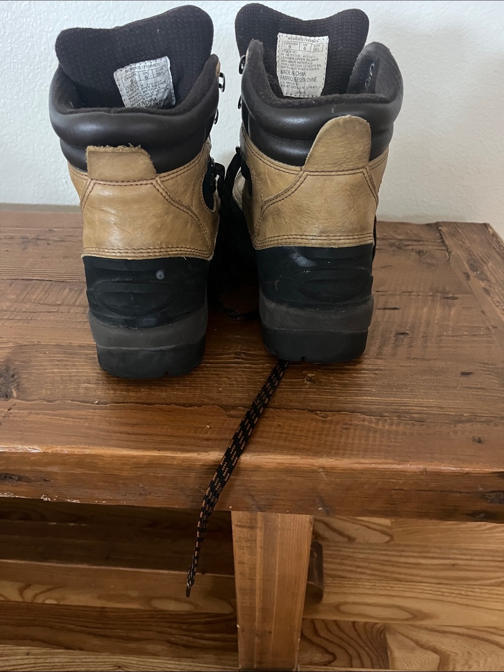 Womens Sorel hiking boots size 9